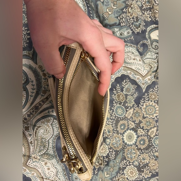 Spartina Tassel Wristlet - Picture 4 of 6